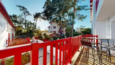 Balcon ou terrasse dans l'établissement Haut Saint Georges - Un emplacement exceptionnel au centre-ville et au calme à quelques pas du lac marin