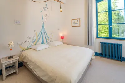 Un ou plusieurs lits dans un hébergement de l'établissement Château de Larunque, 15 p, piscine spa tennis - plages 30 mn