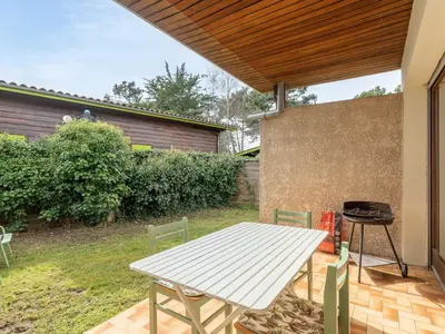 Terrasse ou espace extérieur de l'établissement Maison 3* à Mimizan Plage, proche Courant, 6 pers, 800m des plages, parkings, wifi, ménage inclus - FR-1-50-82