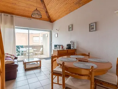 Coin salon dans l'établissement Mimizan Plage: Appartement T2 Mezzanine 2 étoiles, 4 pers, vue océan, parking inclus - FR-1-50-86