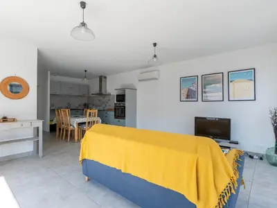Cuisine ou kitchenette dans l'établissement Maison neuve proche océan à Mimizan, 4 pers, clim, WIFI, jardinet, pistes cyclables, ménage inclus - FR-1-50-91