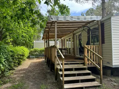 Jardin de l'établissement Vacances sous les pins, près de la mer, 6-8 pers,bien équipé, piscine