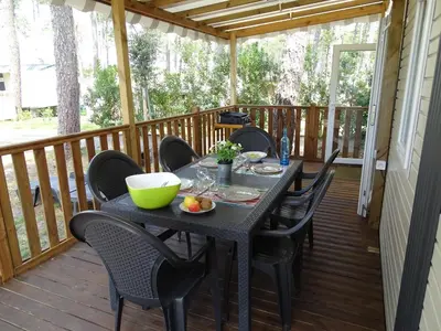 Balcon ou terrasse dans l'établissement Escape MobilHome aux Dunes de Contis