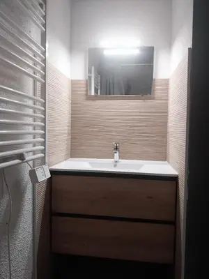 Salle de bains dans l'établissement Biscarrosse-plage jolie maisonnette avec terrasse privative - 200m de la plage