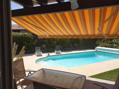 Piscine de l'établissement Maison familiale Landaise pour 2 couples, enfants ou située à proximité