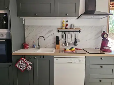 Cuisine ou kitchenette dans l'établissement LA PETITE MAISON DU LAC