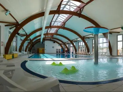 Piscine de l'établissement copinsdeslandes mobil home 8pers ou située à proximité