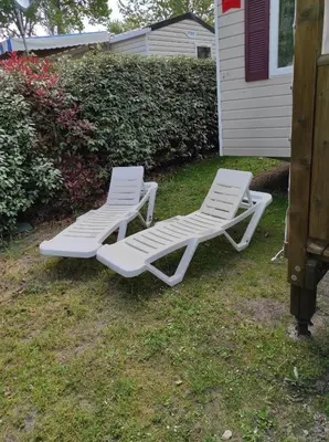 Jardin de l'établissement copinsdeslandes mobil home 8pers