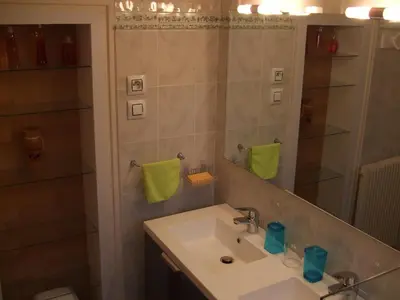 Salle de bains dans l'établissement Rez-de-jardin 50 m² entre Biarritz et Capbreton