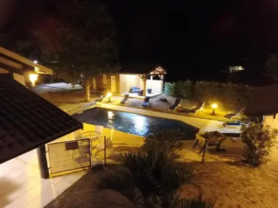 Piscine de l'établissement Villa spacieuse à Sainte-Eulalie-en-Born, terrasse, piscine privée ou située à proximité
