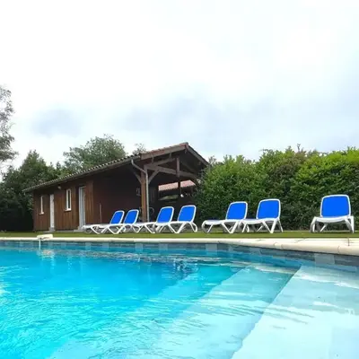 Villa spacieuse à Sainte-Eulalie-en-Born