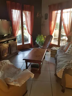 Télévision ou salle de divertissement dans l'établissement Grande maison familiale