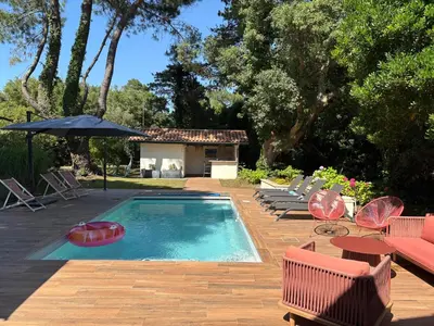 Piscine de l'établissement Villa de charme avec piscine à 500m des plages ou située à proximité