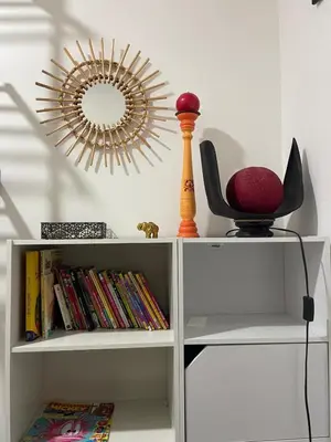 Bibliothèque dans l'appartement