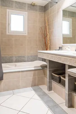 Salle de bains dans l'établissement Jolie maison LE TEICH bassin Park/wifi