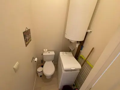 Salle de bains dans l'établissement L'Oustalet