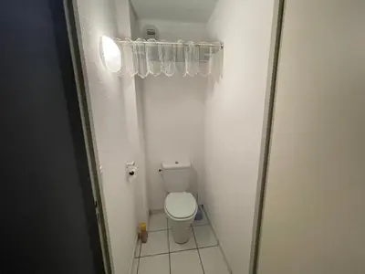 Salle de bains dans l'établissement Le Bruit Des Vagues