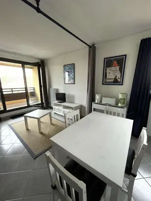 Coin salon dans l'établissement Réf 561 Seignosse océan , Studio classé 1 étoile à 200m de la plage, idéal couple