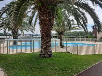 Piscine de l'établissement Appartement avec vue sur le lac ou située à proximité