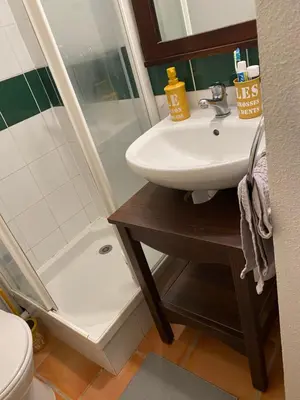 Salle de bains dans l'établissement Appartement 3 pièces, 6 perso avec piscine chauffée en saison domaine du golf de Pinsolle