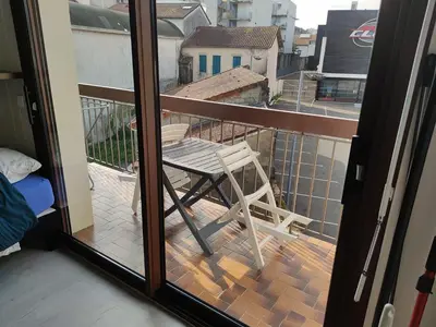 Balcon ou terrasse dans l'établissement Studio proche centre-ville et gare