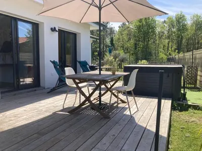 Jardin de l'établissement Superbe Studio meublé idéal pour couple ZEN avec SPA