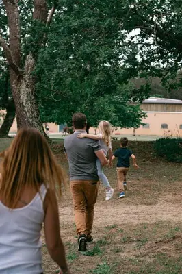 Clients de l'établissement Roulottes cocooning au coeur des Landes