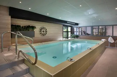 Piscine de l'établissement Domitys Les Sources de Gascogne ou située à proximité