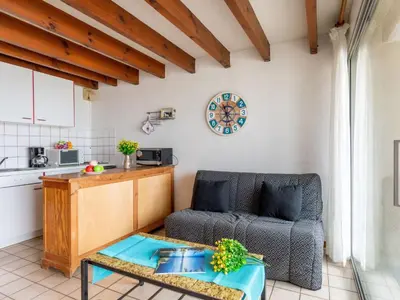 Cuisine ou kitchenette dans l'établissement Apartment Belvédère 4 by Interhome