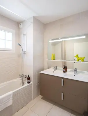Salle de bains dans l'établissement Sable Etoilé - Maison cozy espace&confort à 1km du Golf d'Arcachon