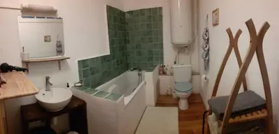 Salle de bains dans l'établissement Grand 3 pieces en centre-ville