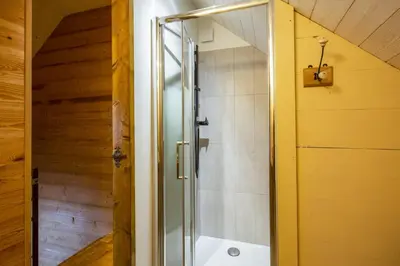 Salle de bains dans l'établissement Maison L'Atipik - Welkeys