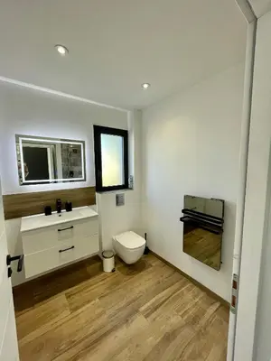 Salle de bains dans l'établissement VILLA LANDIFORNIA