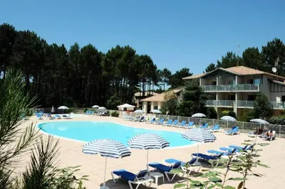 Piscine de l'établissement Les Maisons du Domaine du Golf de Pinsolle - maeva Home - Maison 3 pièces 6 personnes - Sélection MAE-9964 ou située à proximité