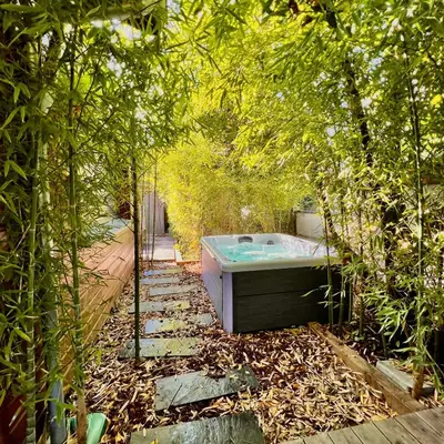 Jardin de l'établissement La Villa Canopée - Piscine chauffée-Fibre-Clim-Jacuzzi