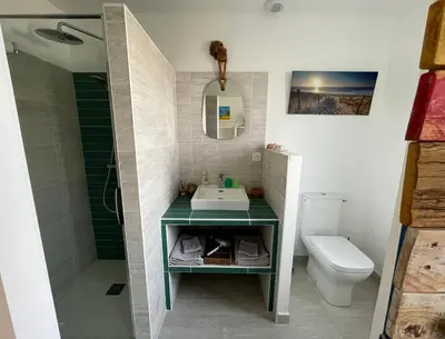 Salle de bains dans l'établissement La chambre de Séraphine