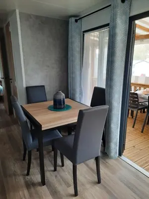 Coin salon dans l'établissement Mobil home neuf, tout confort, aux Dunes de Contis