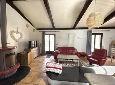 Télévision ou salle de divertissement dans l'établissement La bergerie des Landes