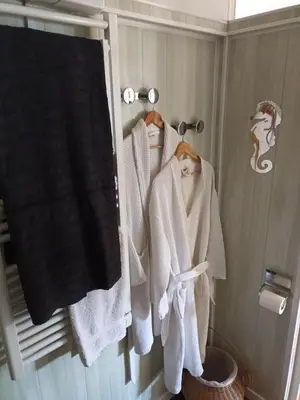 Salle de bains dans l'établissement LA MAISON DES HIPPOCAMPES