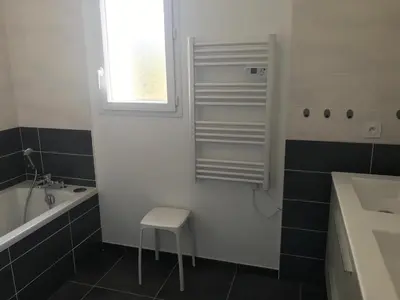 Salle de bains dans l'établissement Maison 8 personnes Biscarrosse bourg