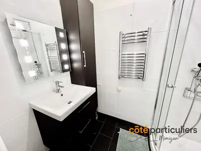 Salle de bains dans l'établissement AU PETIT LOGIS - Apt T1 Bis avec terrasse à 500m de l'Océan