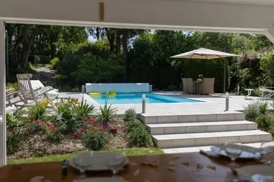 Piscine de l'établissement La Métairie - Guesthouse ou située à proximité