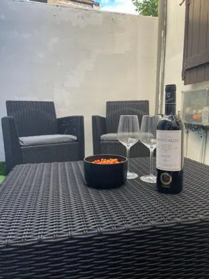 Boissons dans l'établissement Appartement hors du commun avec son jacuzzi