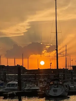 Lever ou coucher de soleil vu de l'appartement ou à proximité