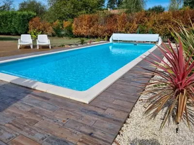 Piscine de l'établissement La Cabane au Carbet Piscine chauffée au calme dans la nature ou située à proximité