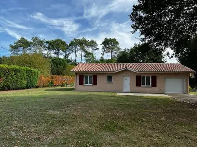 Jardin de l'établissement La Cabane au Carbet Piscine chauffée au calme dans la nature
