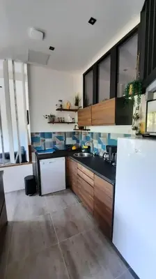 Cuisine ou kitchenette dans l'établissement La Cabane de la Dune ~ Au bord de l'Océan