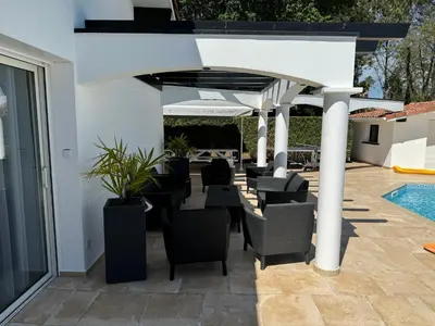 Coin salon dans l'établissement Villa Sany:10 Pers Maison 200m2 piscine , jacuzzi