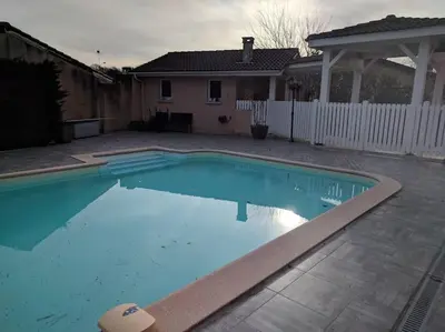 Piscine de l'établissement JOLI STUDIO PRIVE ou située à proximité