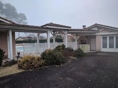 Piscine de l'établissement JOLI STUDIO PRIVE ou située à proximité